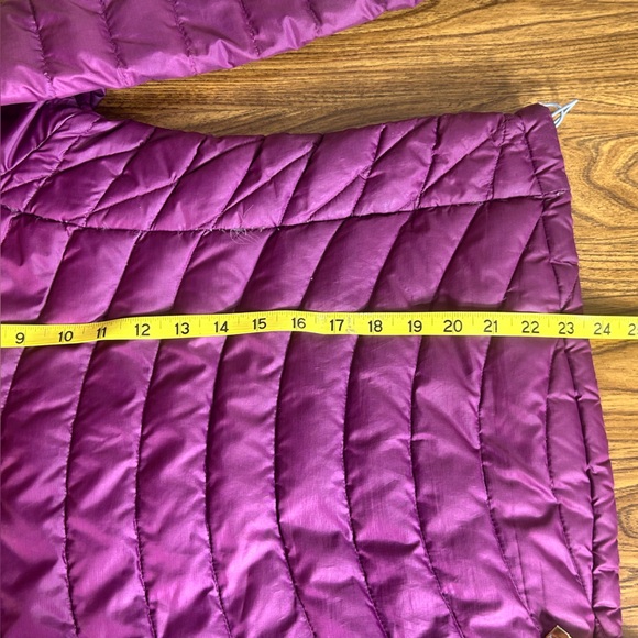 Patagonia Women's Dark Plum Goose Down Puffer Jacket Size S - Picture 13 of 16